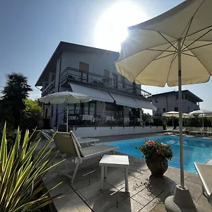 2* Hotel Renata